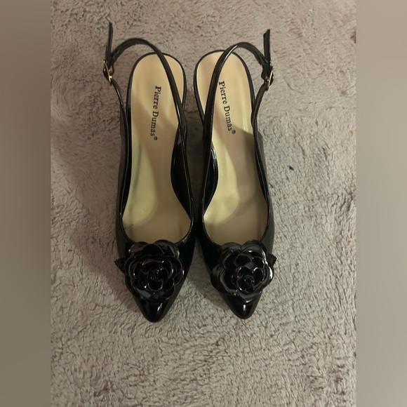 Pierre Dumas Glossy Black Floral Slingbacks - Picture 1 of 2